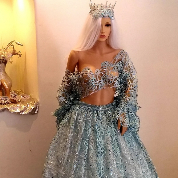 "ANYA" Turquoise & Silver Medieval Goddess Wedding Ballgown Set - Picture 13 of 14